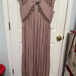 Love Stitch Mauve Maxi Dress *NEW WITH TAGS*